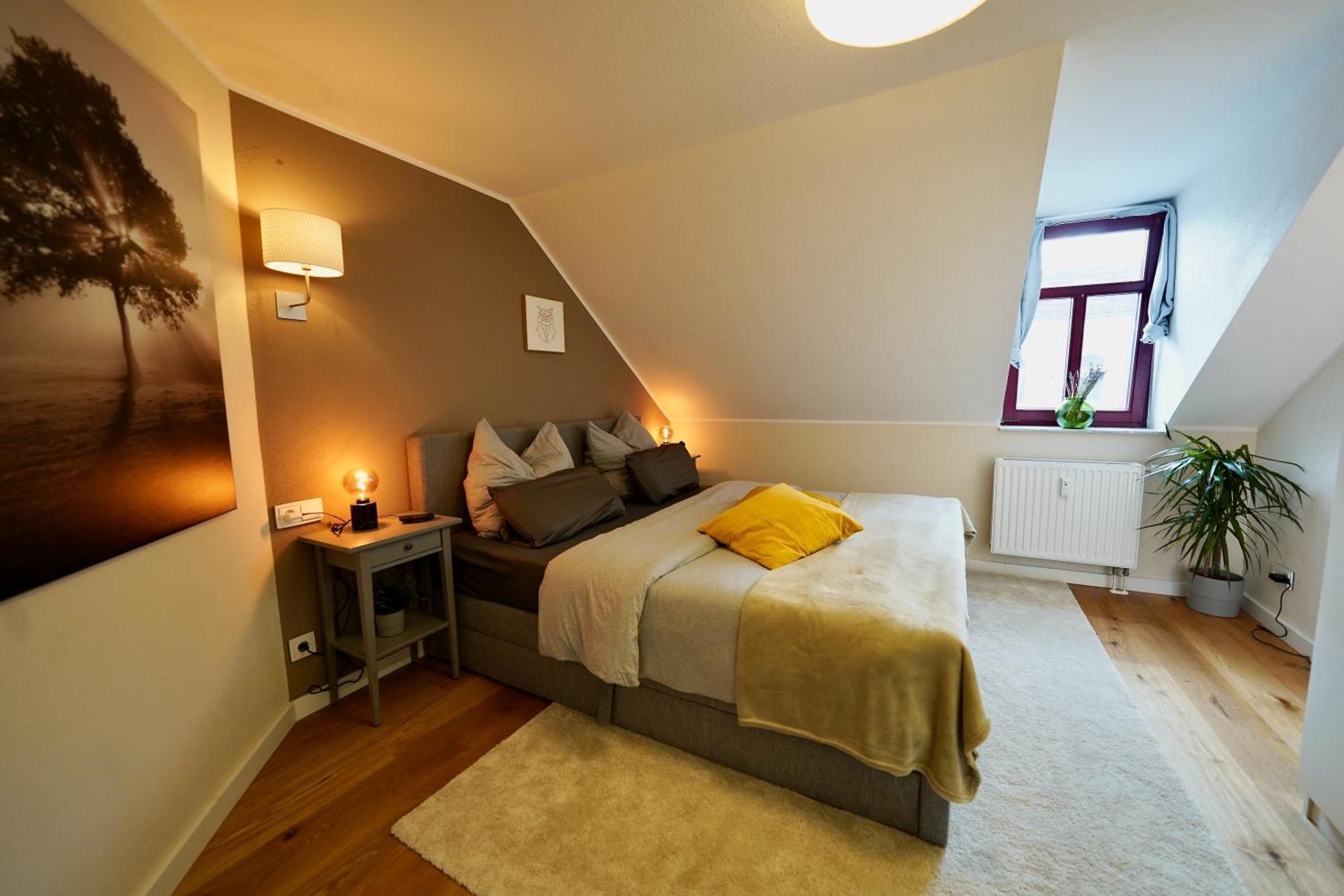 Edler Wohnraum Noble Stadtoase Mit Boxspringbett, Kaffeevollautomat & Parkplatz Zwickau Exterior photo