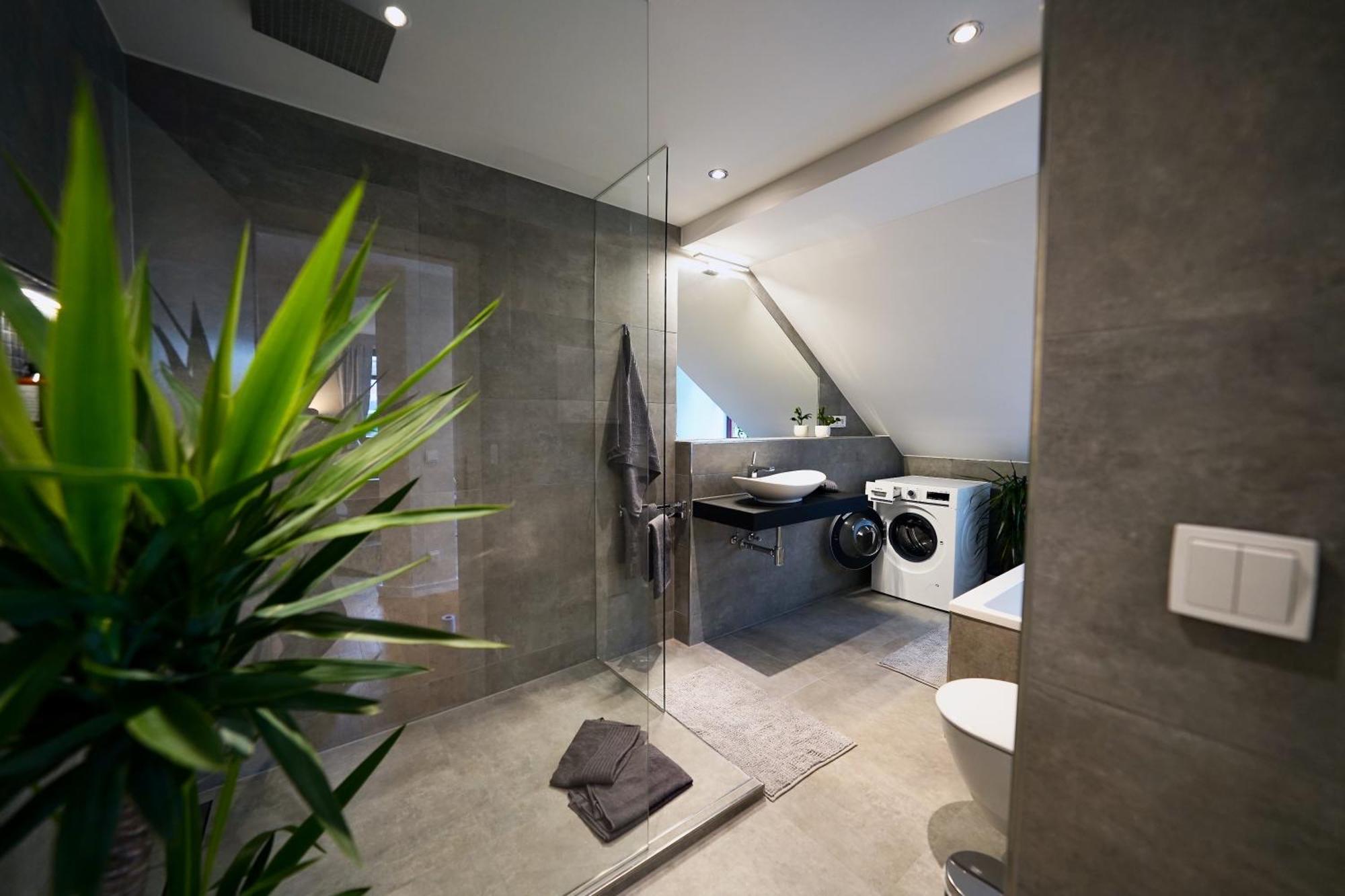 Edler Wohnraum Noble Stadtoase Mit Boxspringbett, Kaffeevollautomat & Parkplatz Zwickau Exterior photo